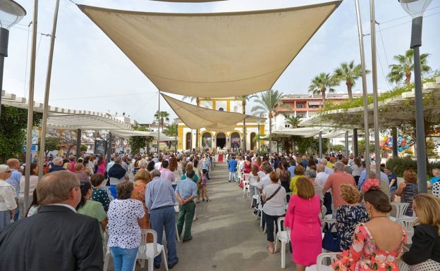 San Pedro se echa a la calle para rendir honores a su Santo Patrón